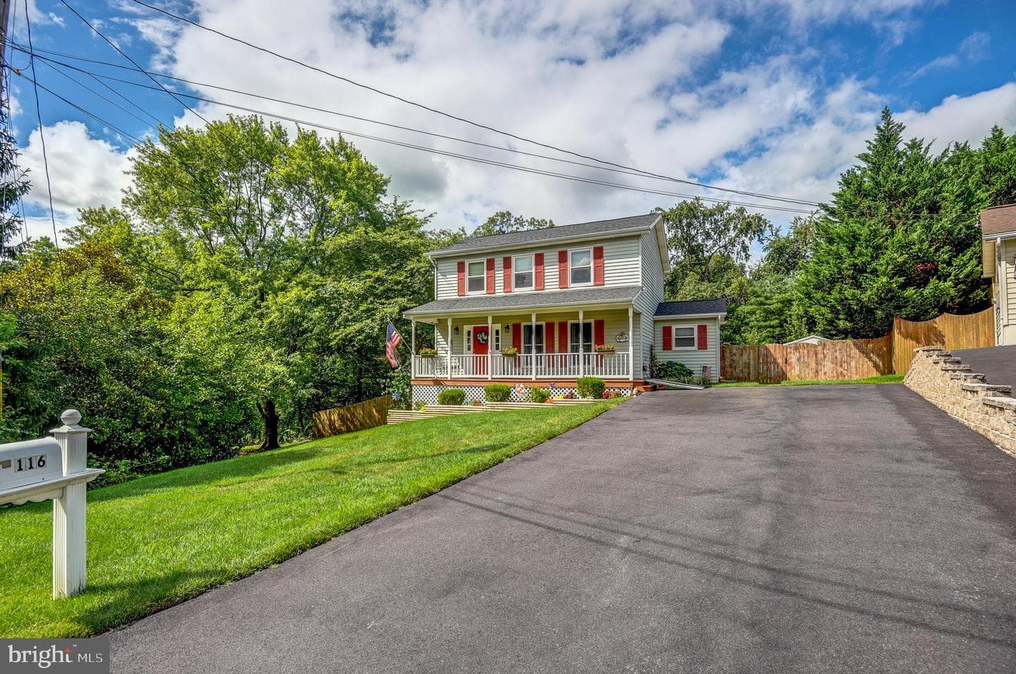 116 Cloverdale Court photo 1