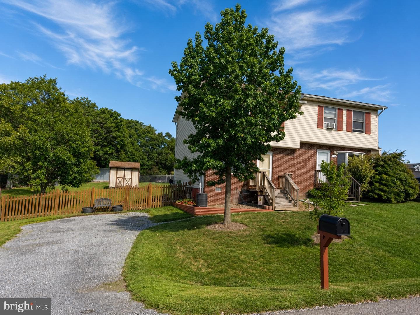 106 Lakeridge Drive photo 1