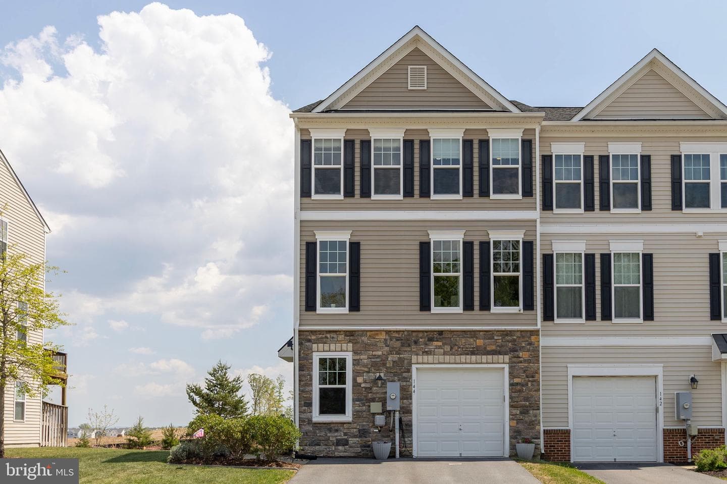 144 Solara Drive photo 1