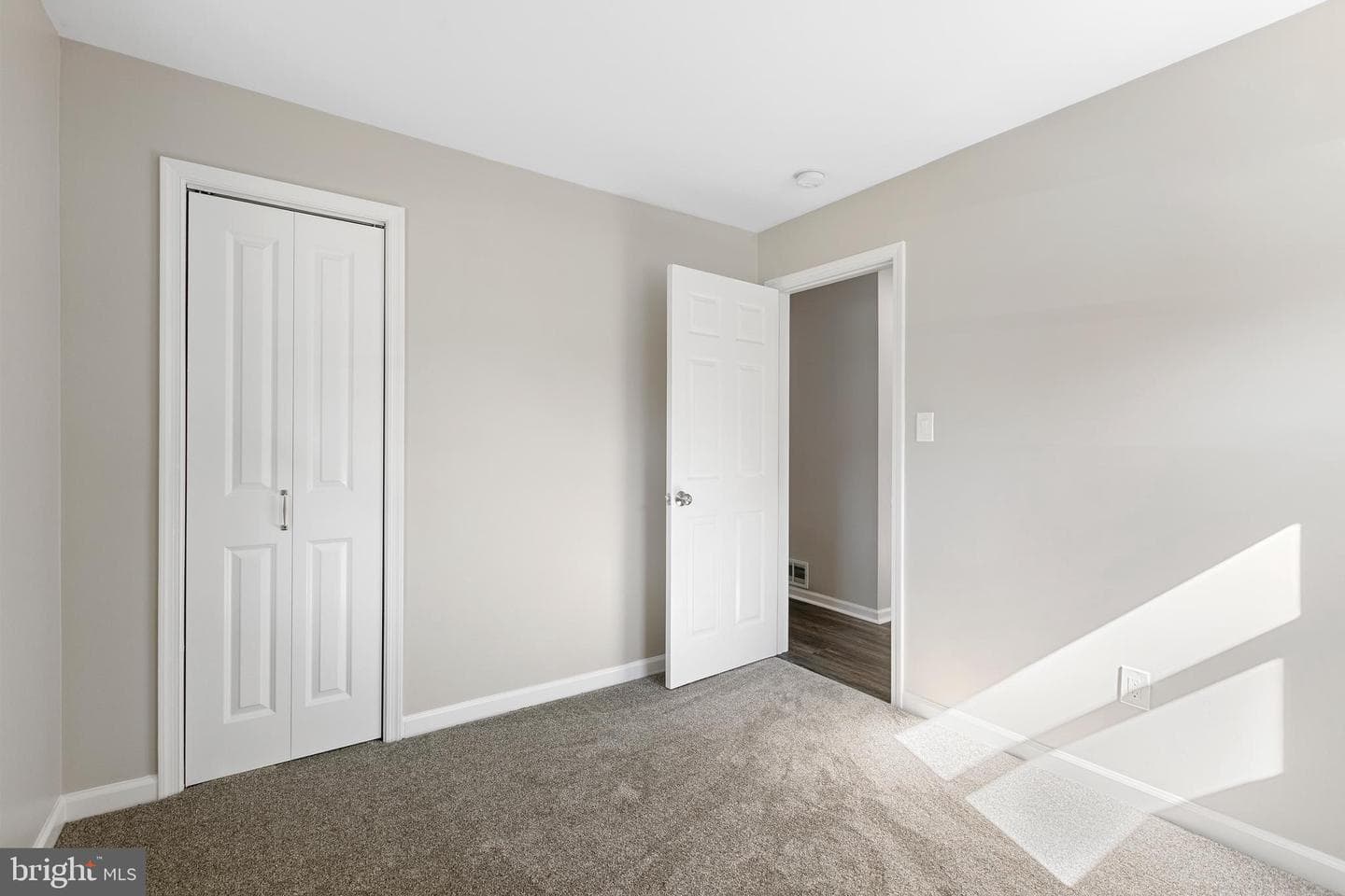 8821 Lagrange Street photo 25