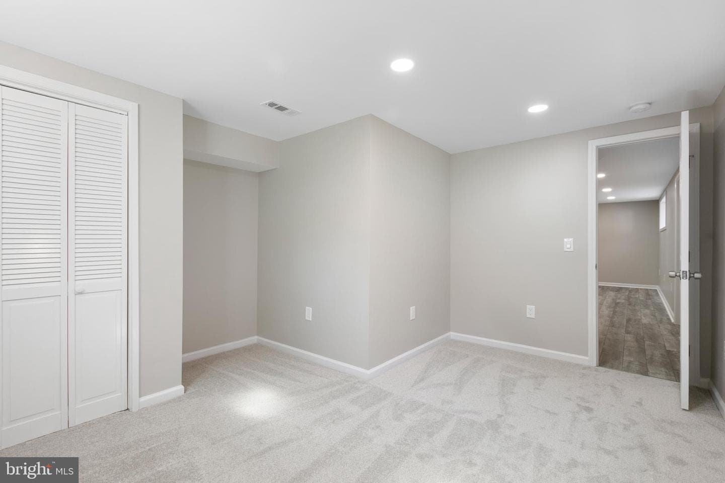 8821 Lagrange Street photo 40