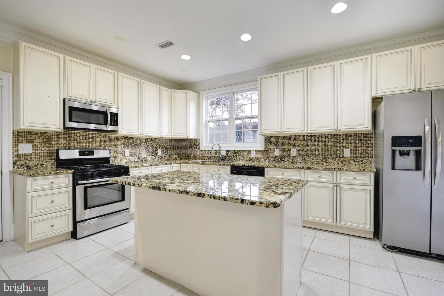 6614 Quander Road photo 4