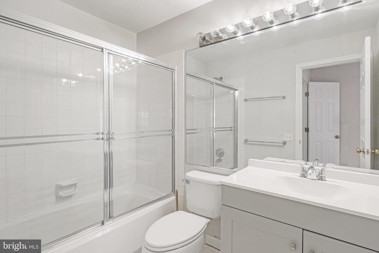 8210 Crossbrook Court #202 photo 15