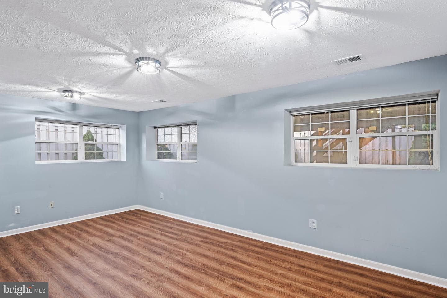 2479 Wheat Meadow Circle photo 11