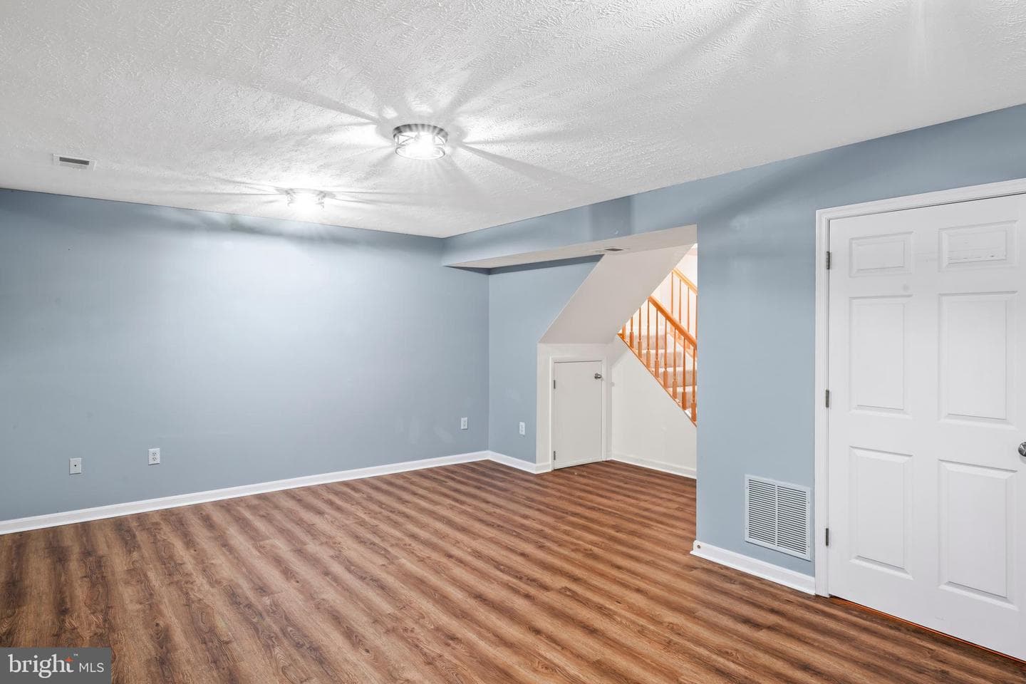 2479 Wheat Meadow Circle photo 12