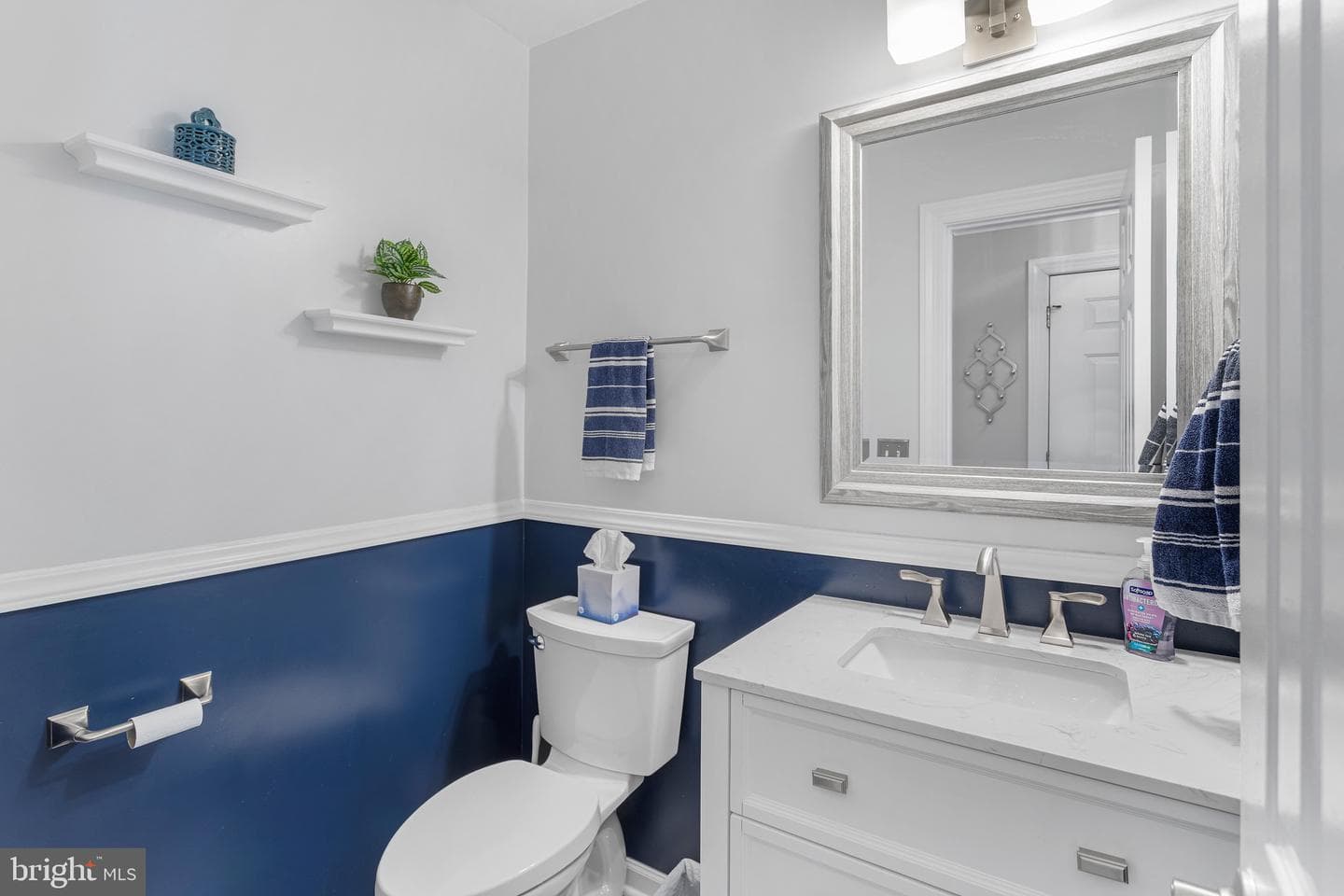 13925 Waterflow Place photo 5