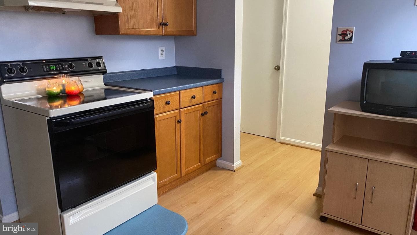 8585 Chester Grove Court photo 4