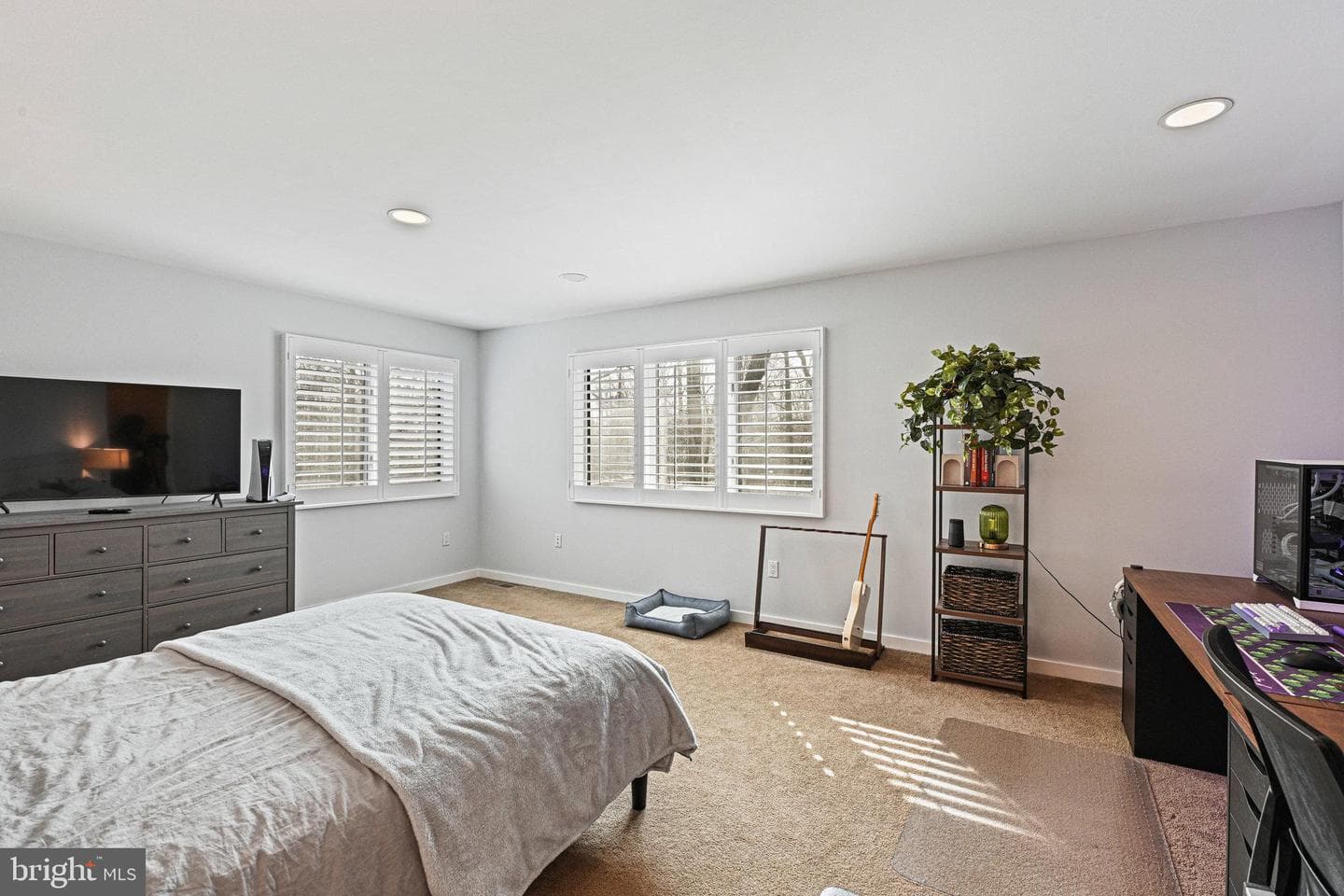 11591 Lake Newport Road photo 40