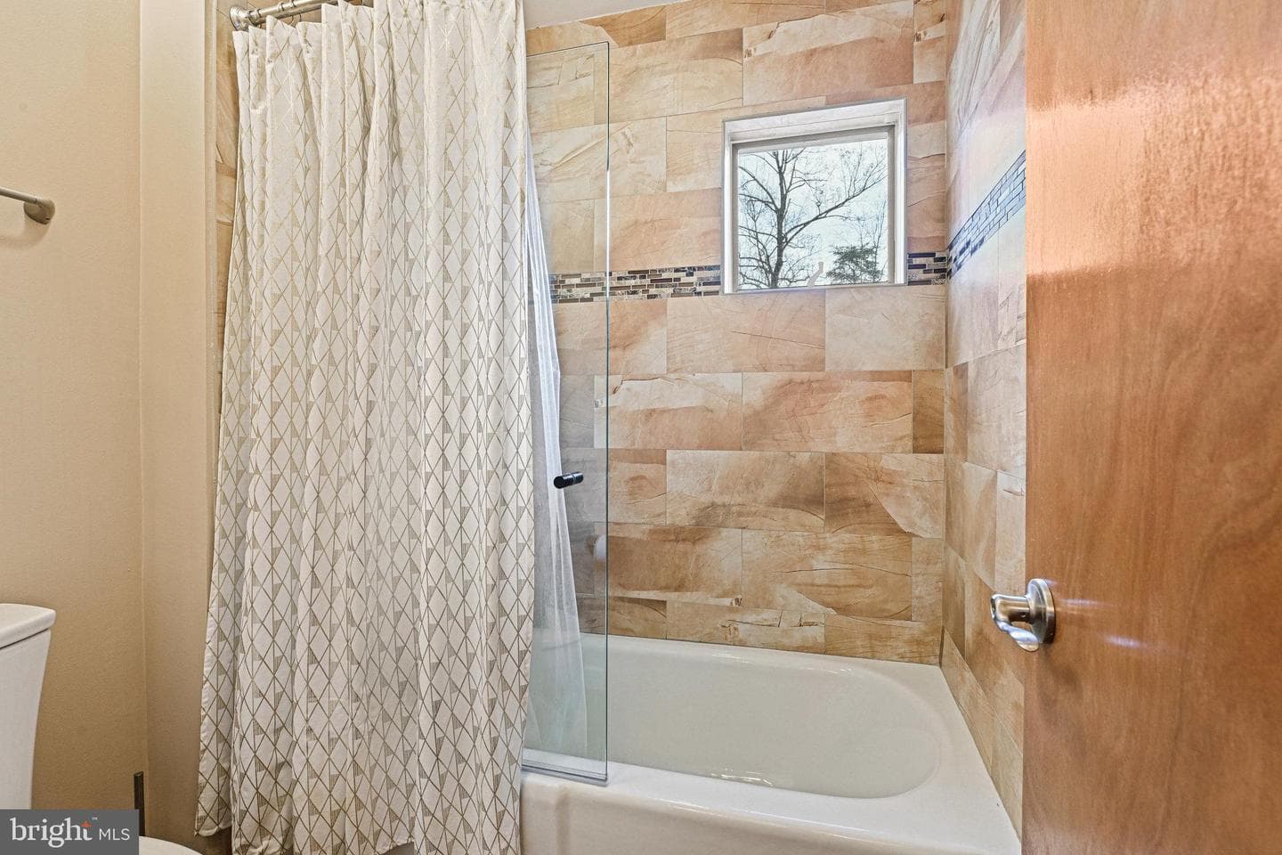 11591 Lake Newport Road photo 44