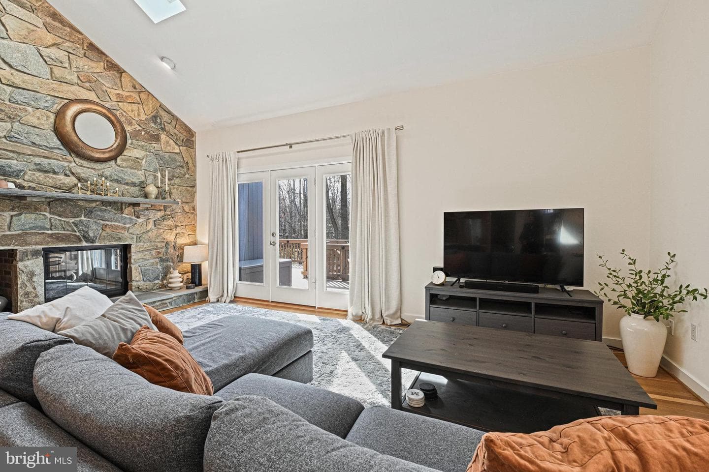 11591 Lake Newport Road photo 6