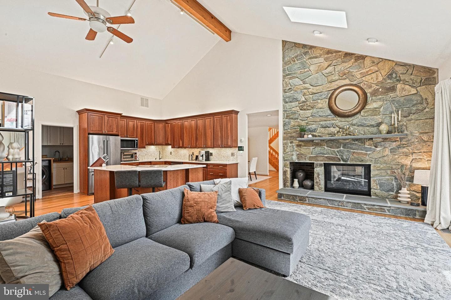 11591 Lake Newport Road photo 9