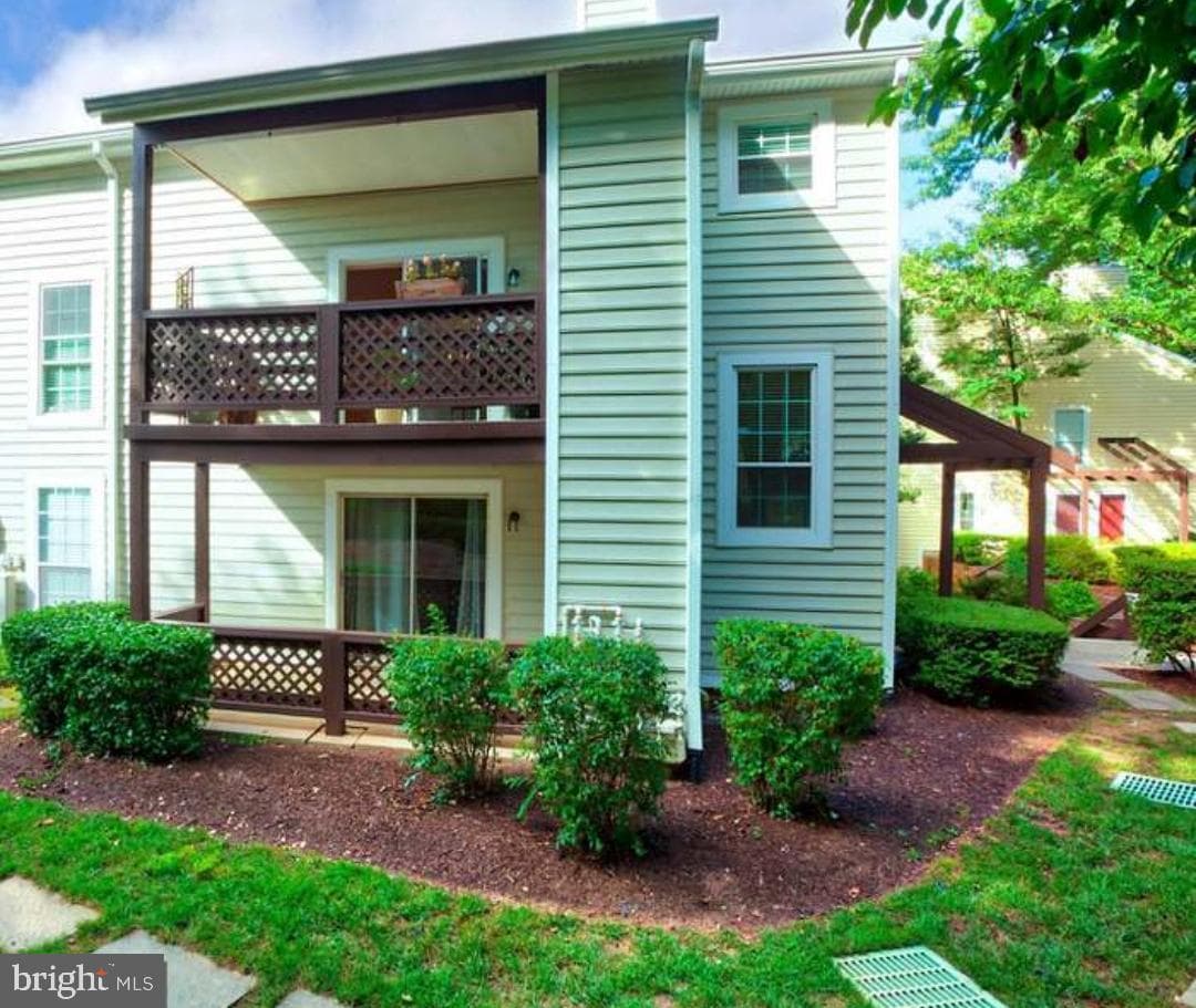 10198 Oakton Terrace Road photo 2