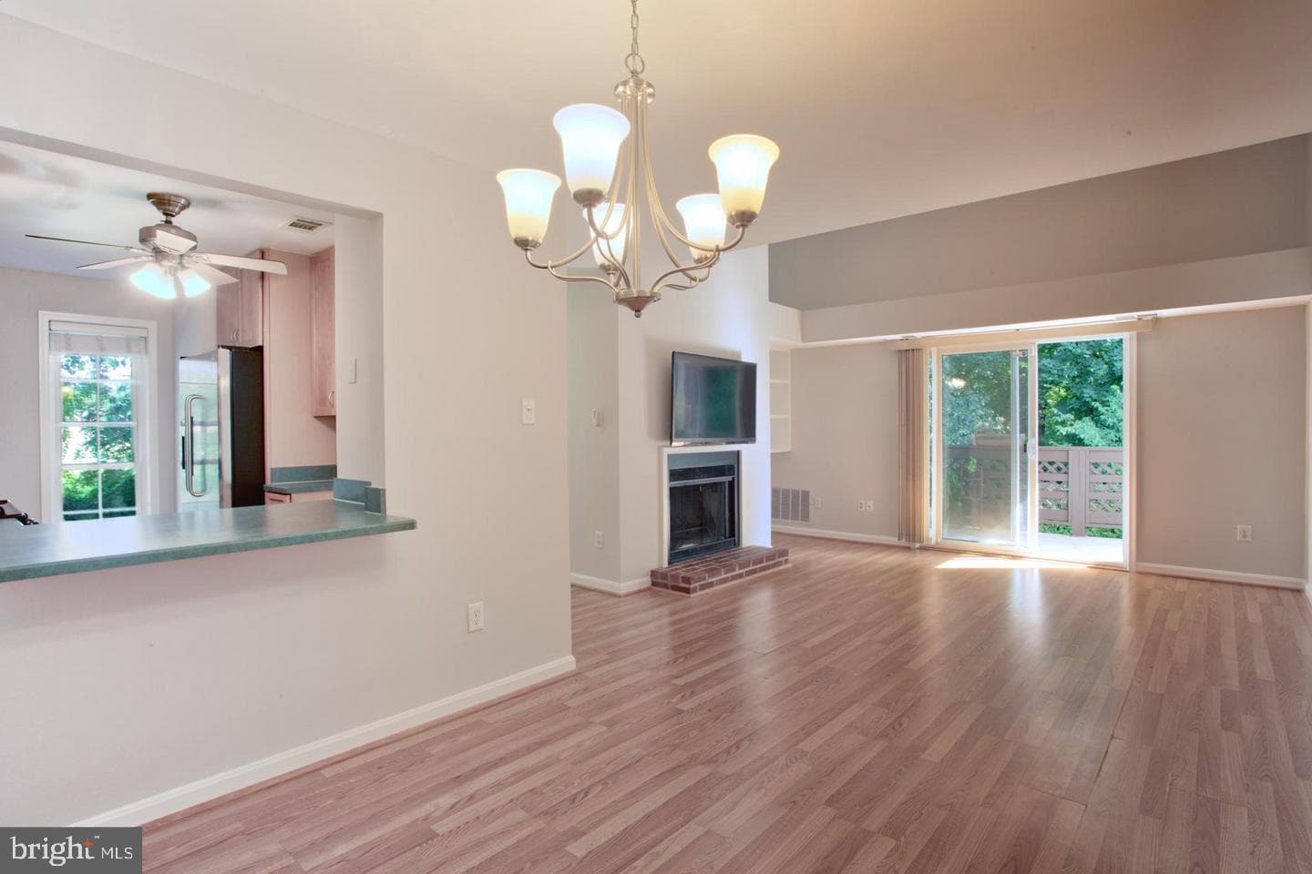 10198 Oakton Terrace Road photo 8