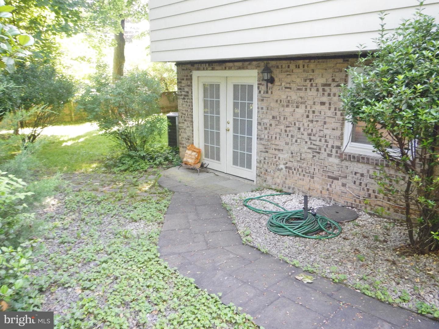 352 Ayr Hill Avenue NE photo 8