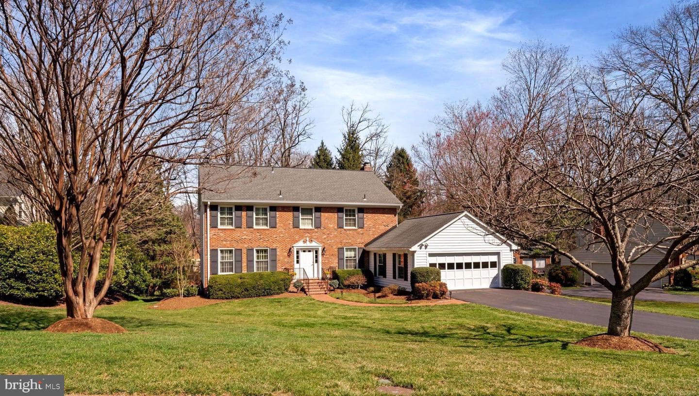 7740 Bridle Path Lane photo 1