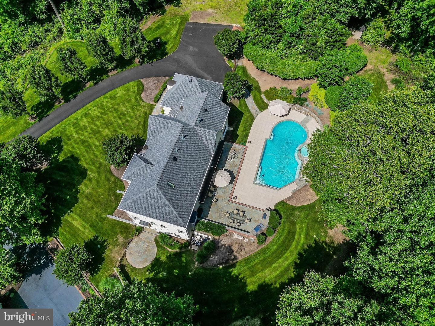 1404 Wynhurst Lane photo 2