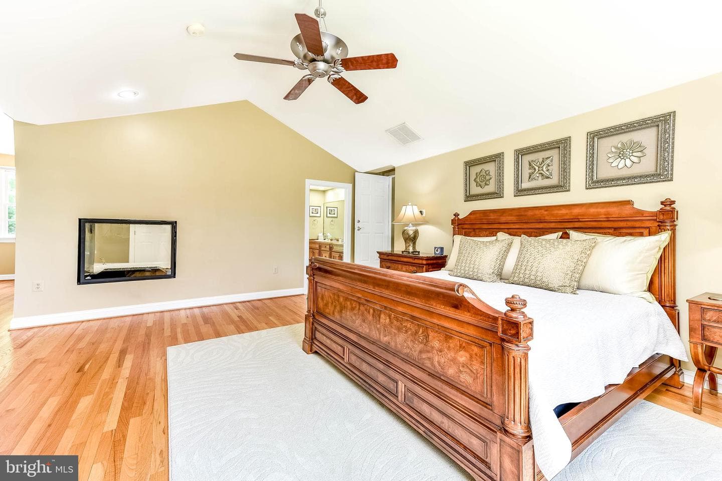 1404 Wynhurst Lane photo 35