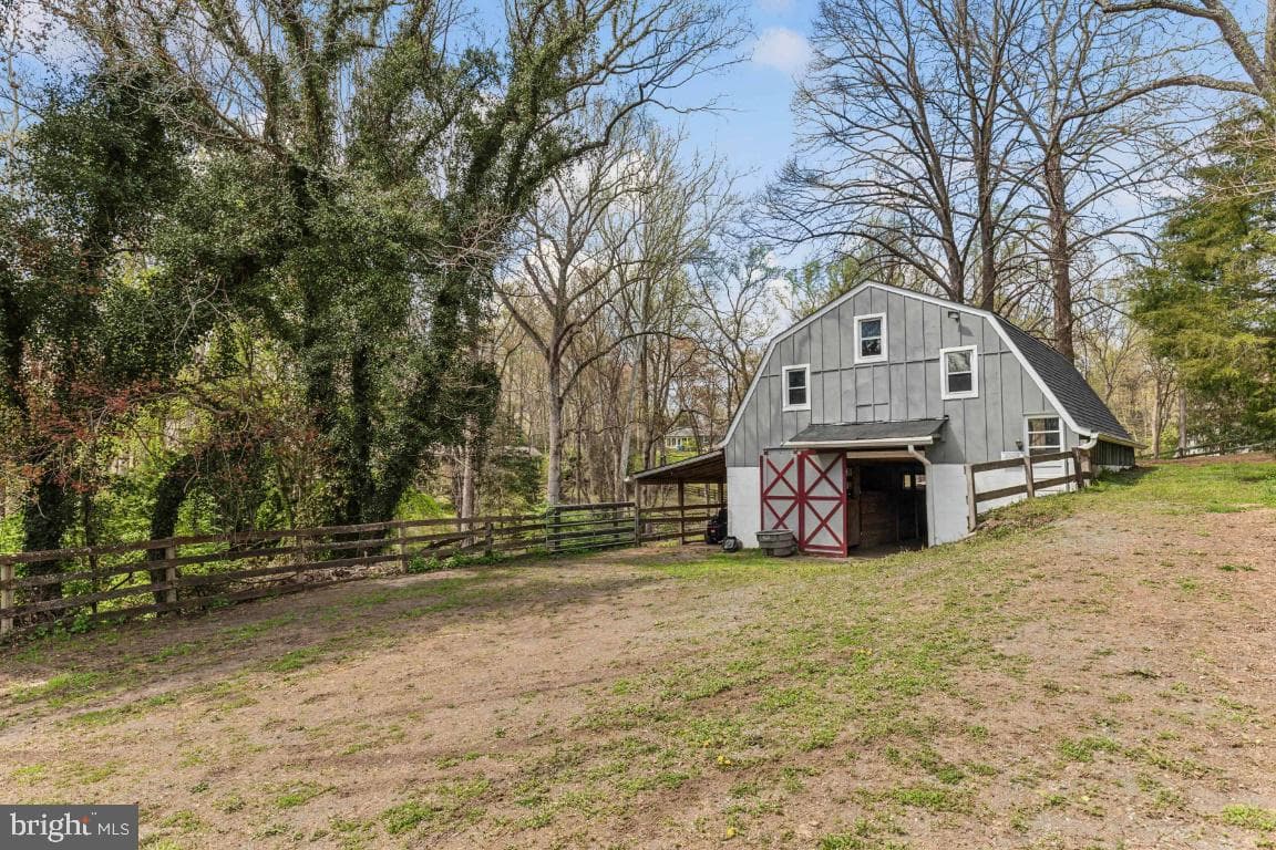 10505 Wickens Road photo 40