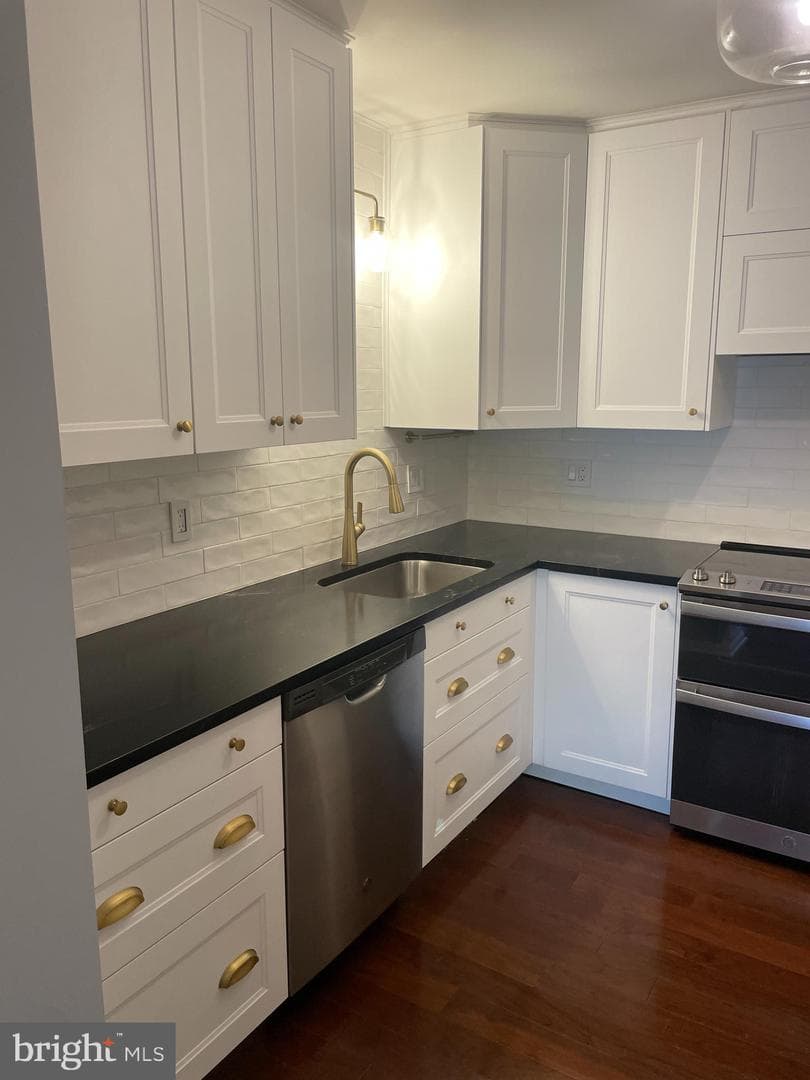 8370 Greensboro Drive #502 photo 11