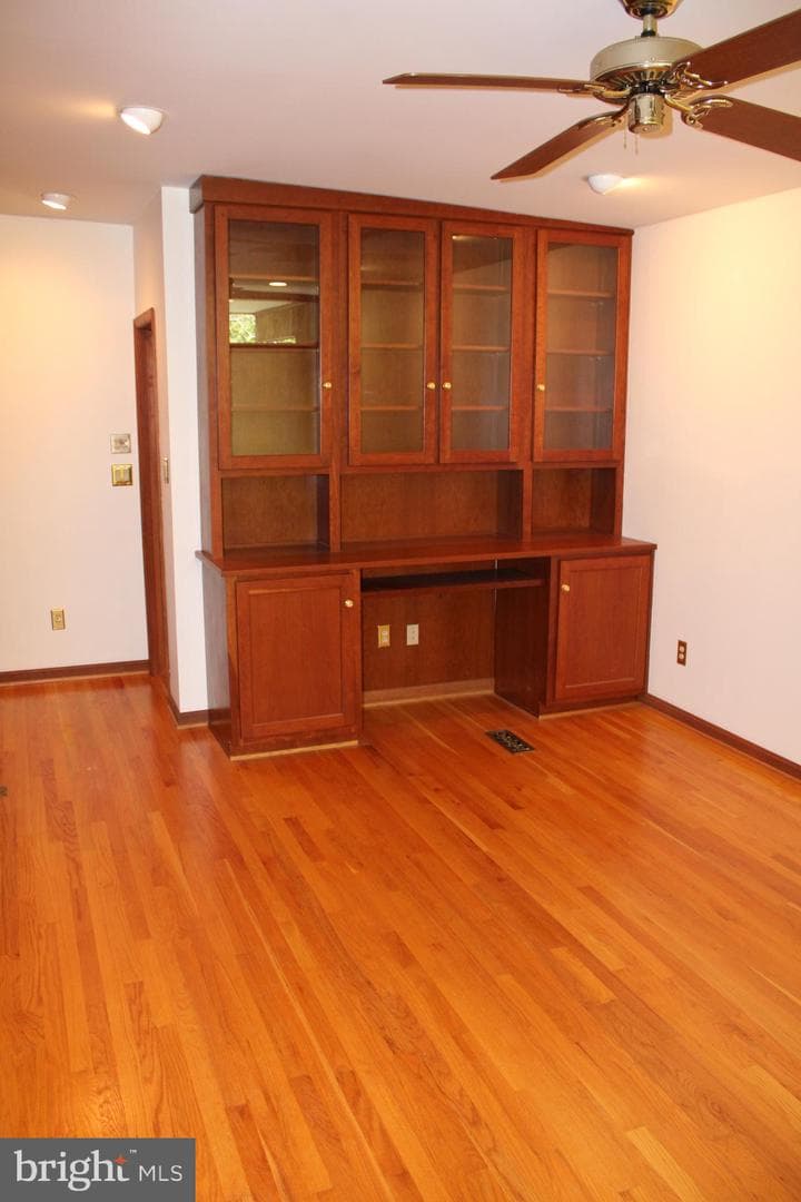 4930 Lincoln Avenue photo 16
