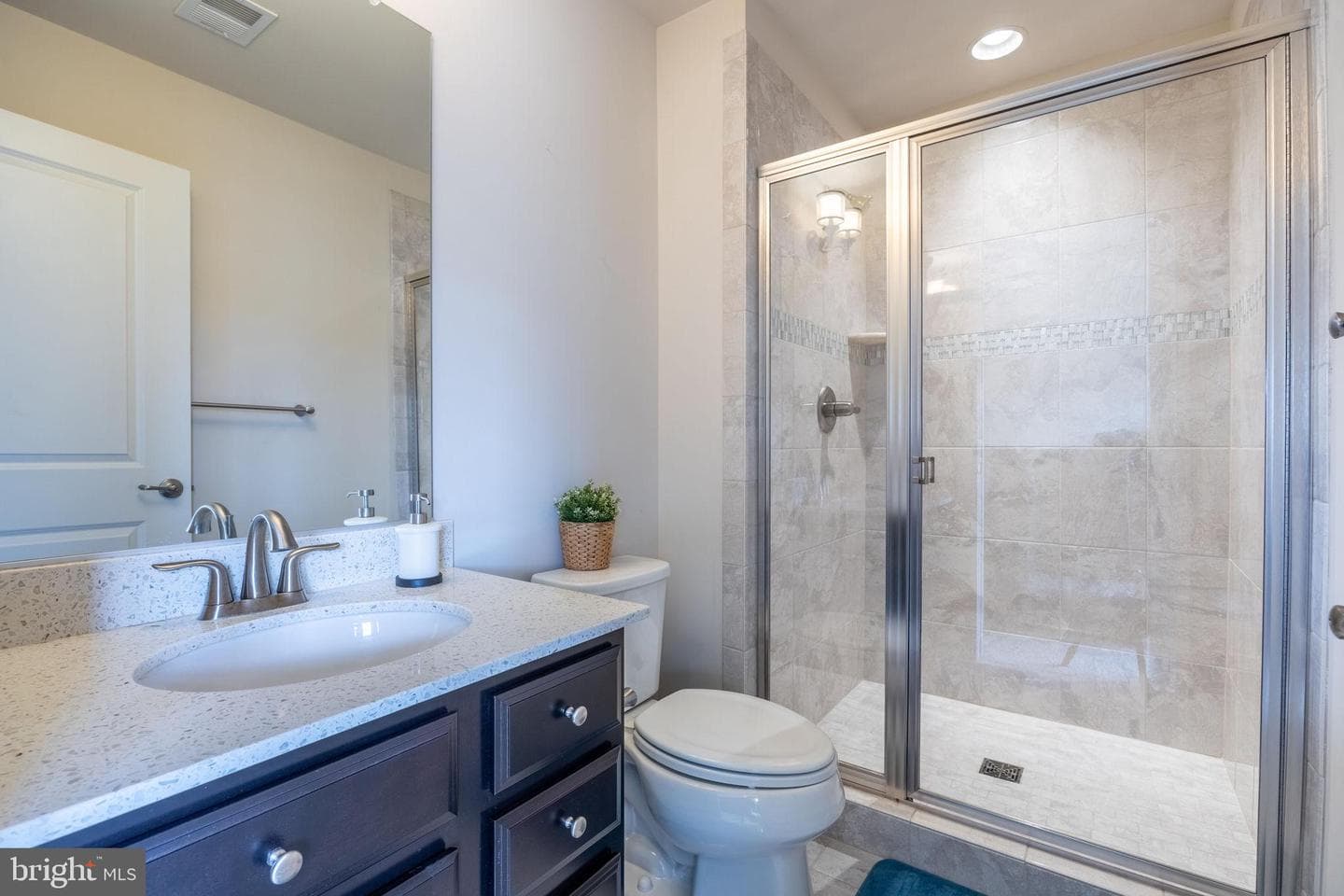 13709 Neil Armstrong Avenue photo 20