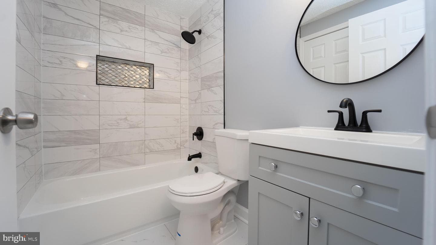 8320 Bark Tree Court photo 18