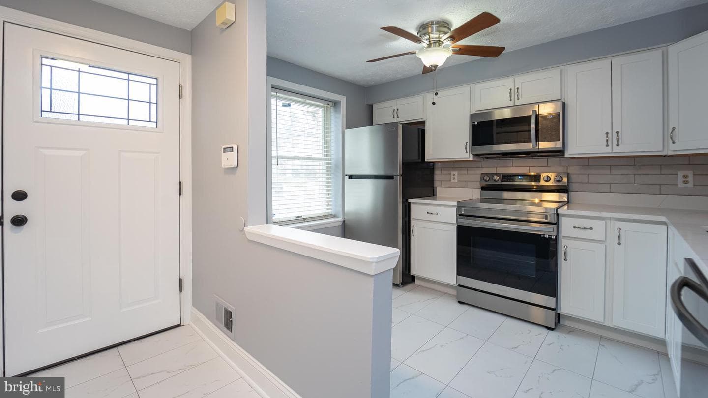 8320 Bark Tree Court photo 2