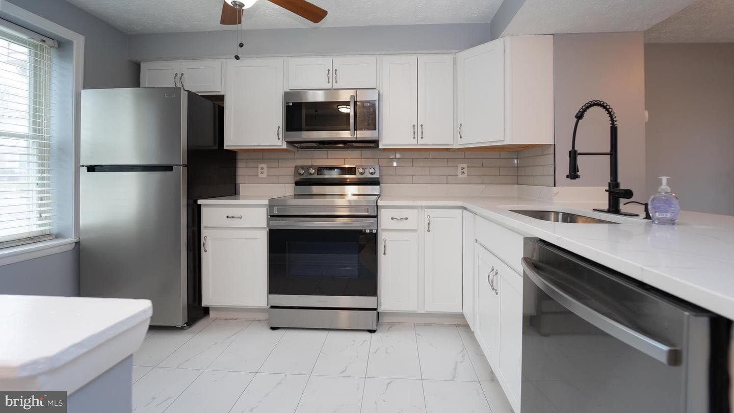 8320 Bark Tree Court photo 4