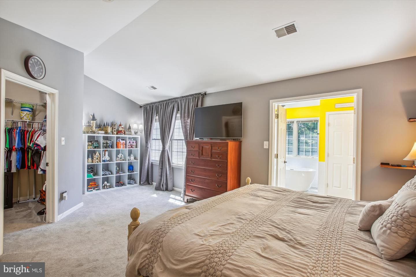 4024 Heatherstone Court photo 15