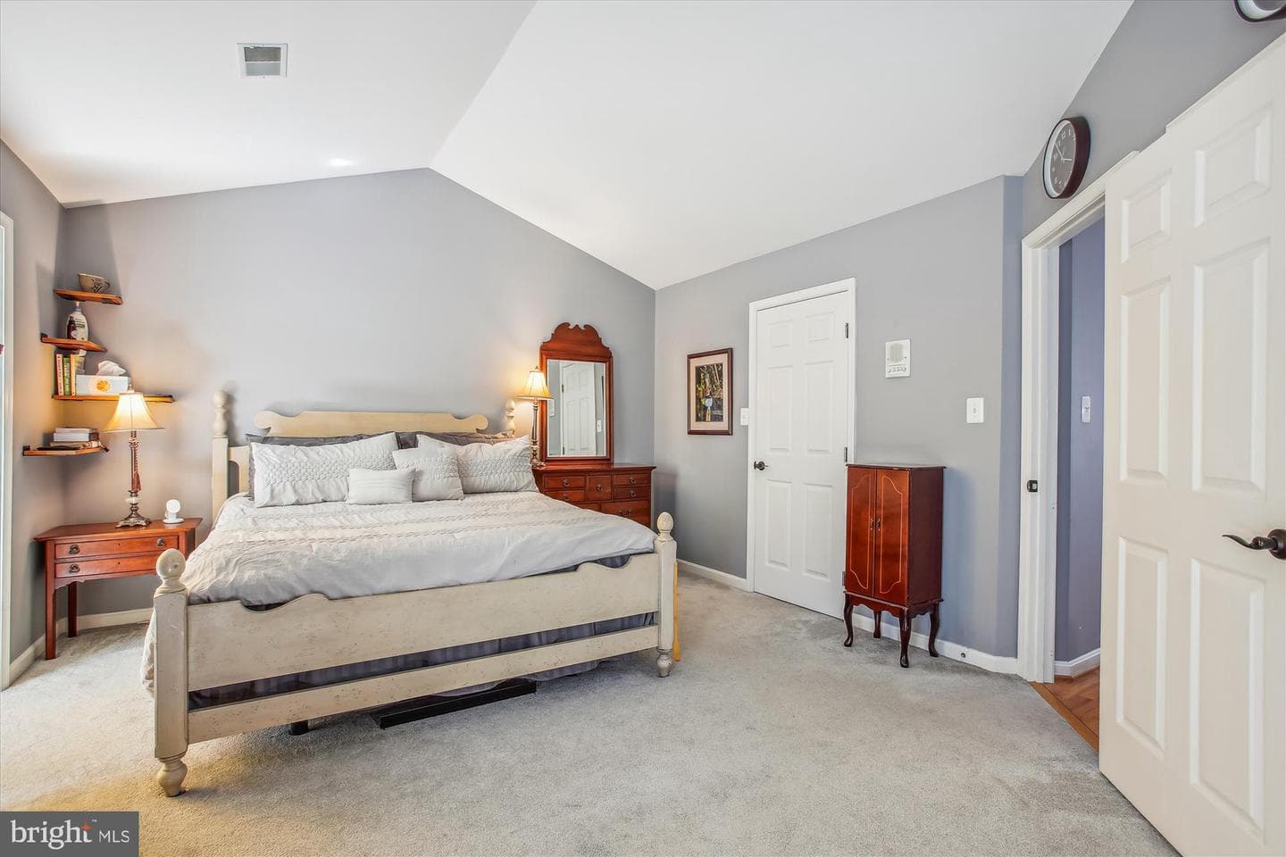 4024 Heatherstone Court photo 16