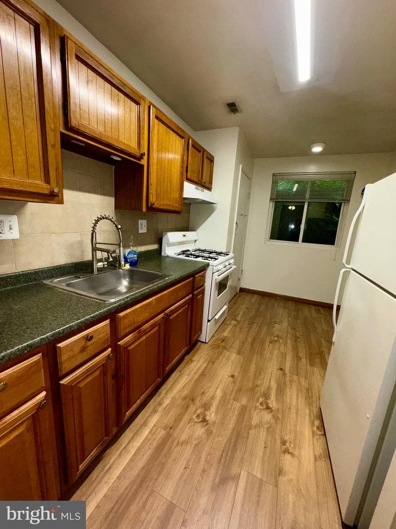 5604 Bloomfield Drive #4 photo 7