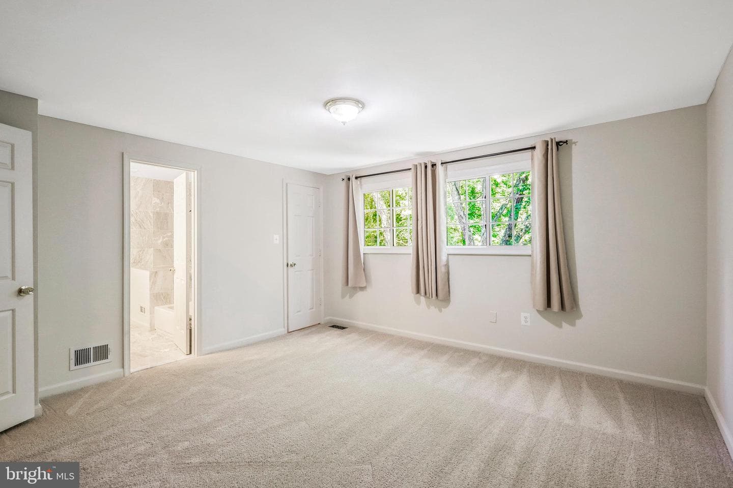 9806 Tara Court photo 11