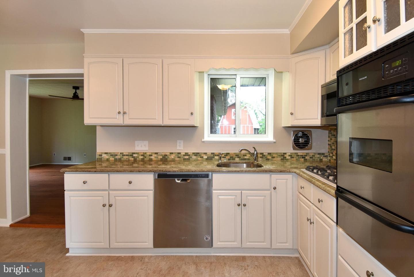 6904 Constance Drive photo 17