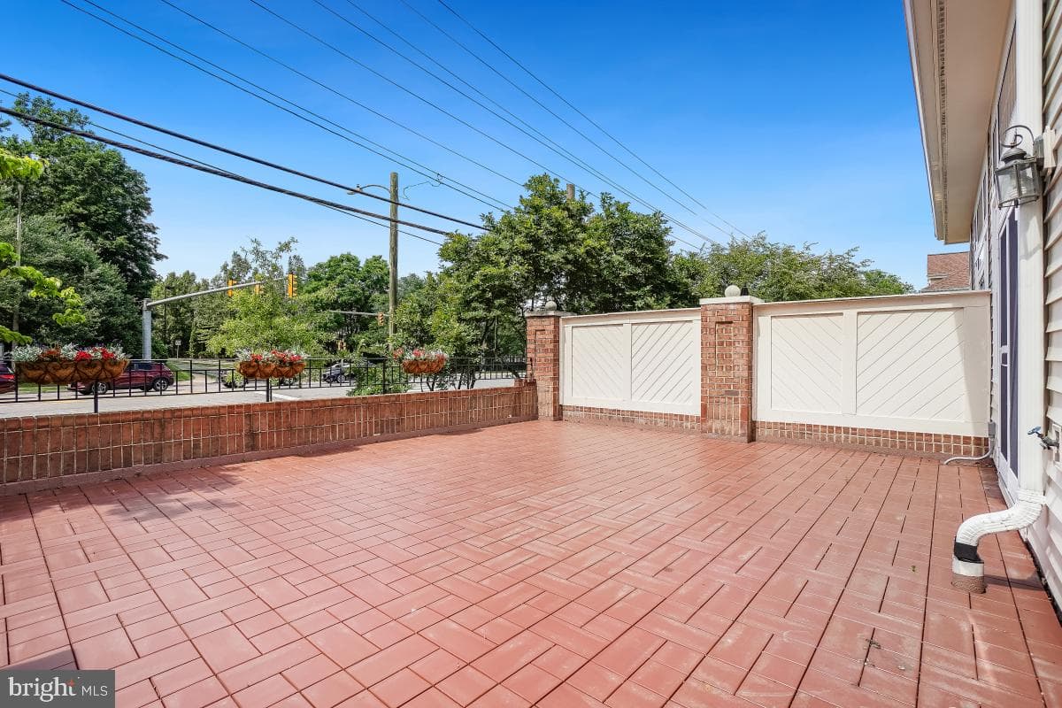 7037 Haycock Road photo 28