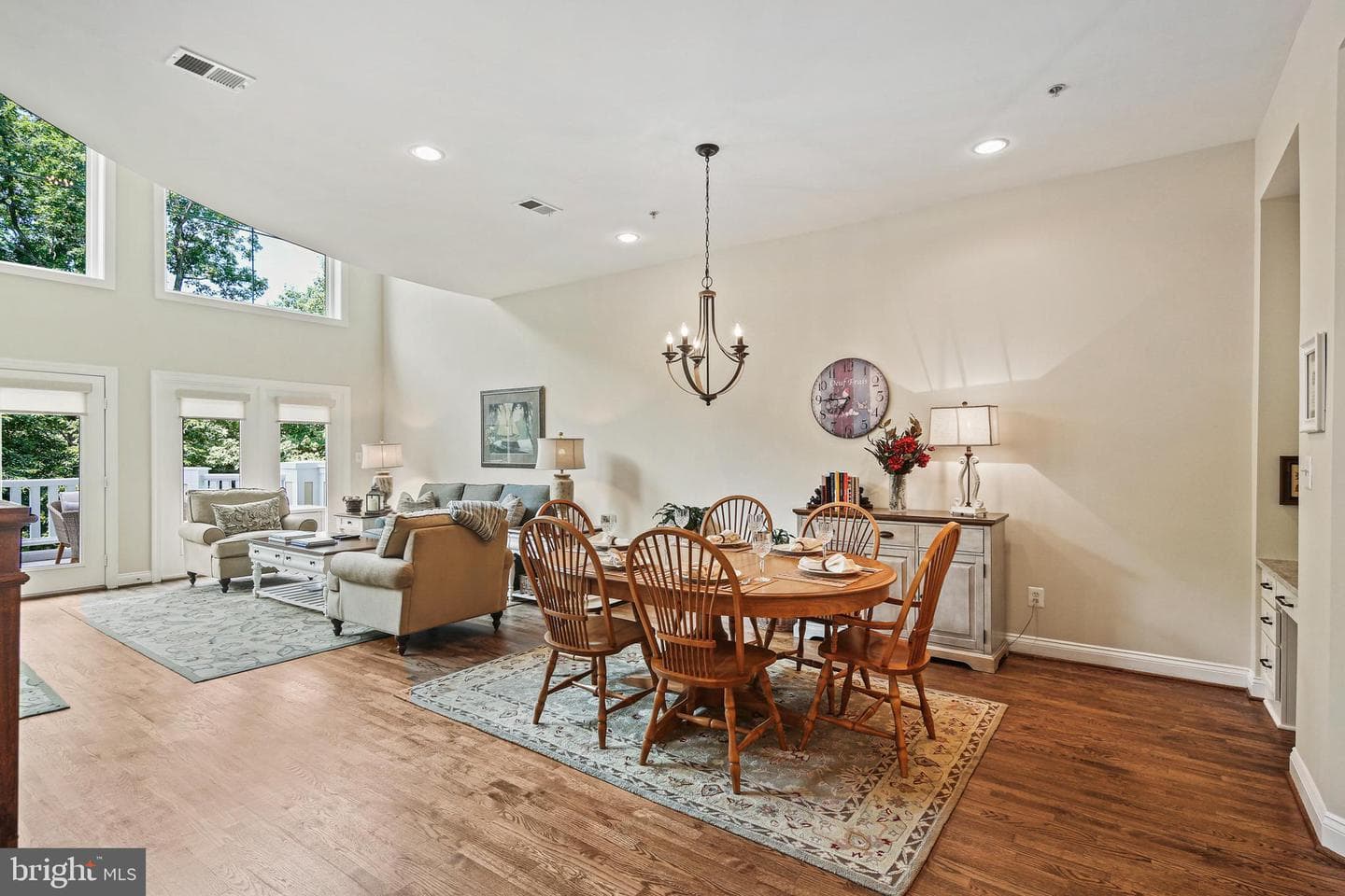 2040 Beacon Heights Drive photo 16