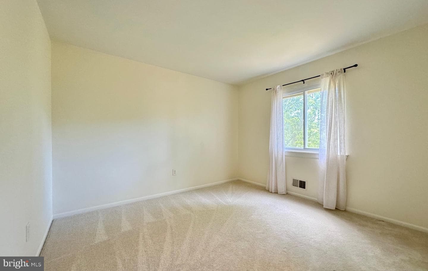 9202 Hambletonian Place photo 17