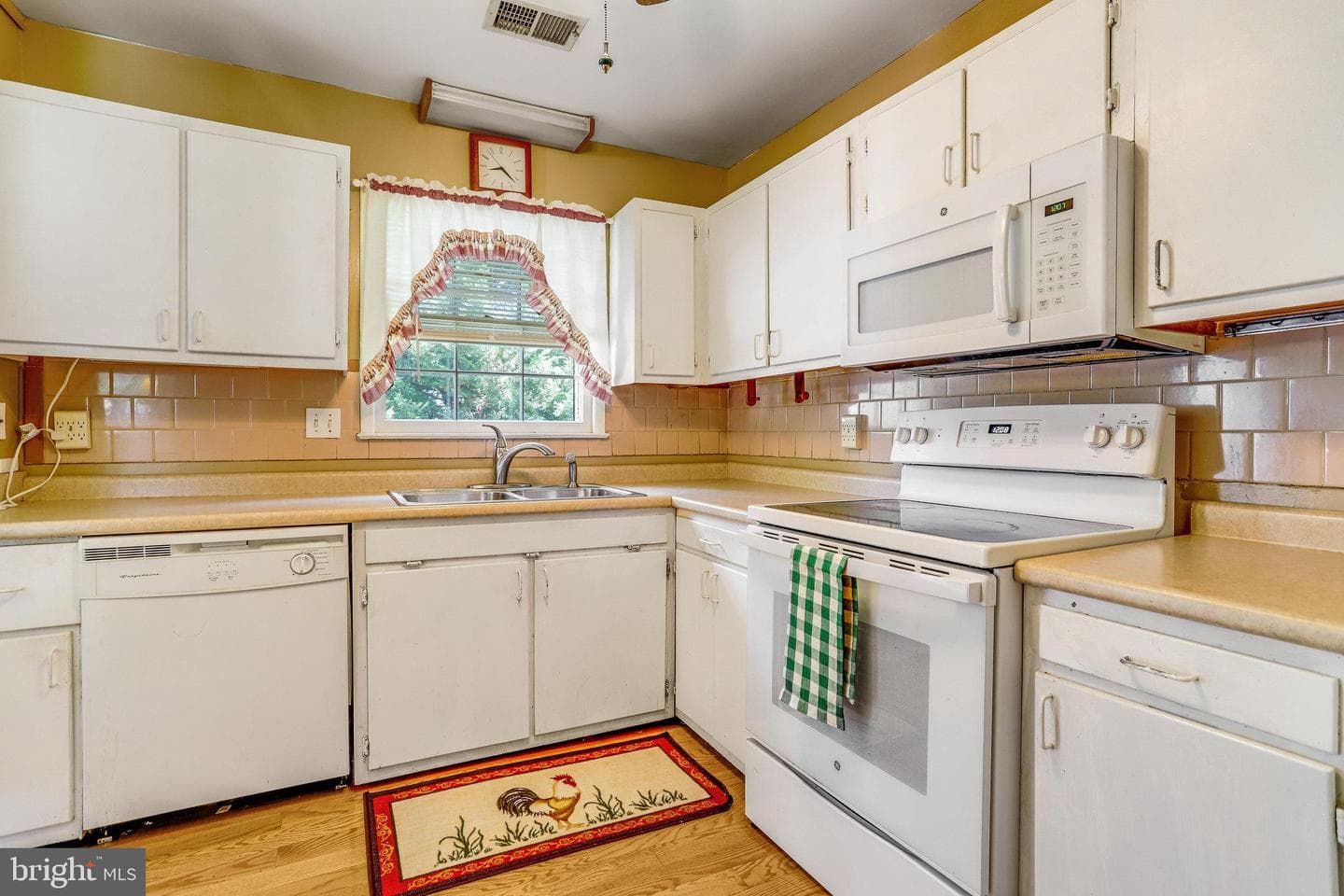 6472 Fourth Street photo 17