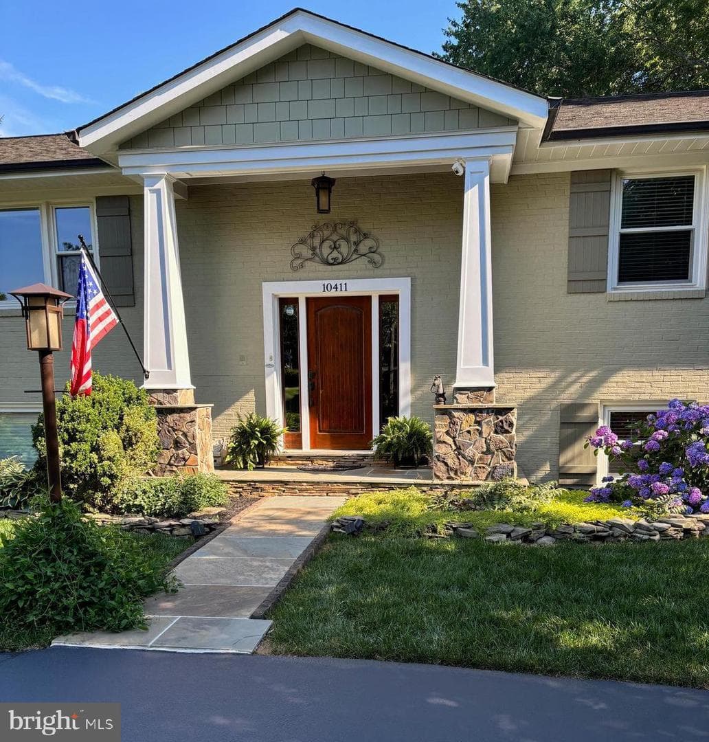 10411 Huntrace Way photo 2