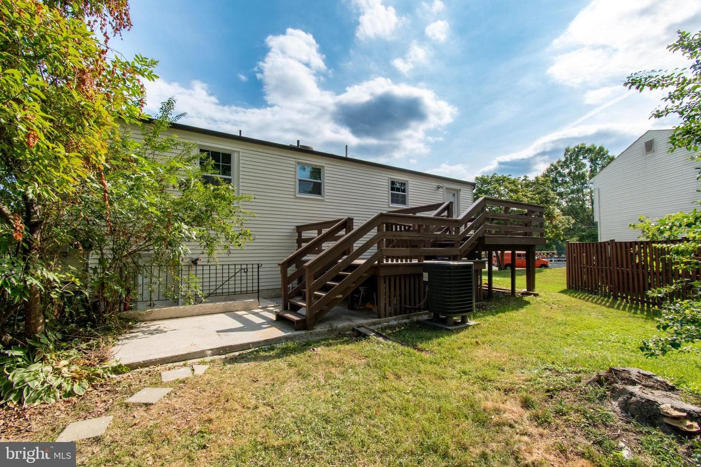 9336 Burke Road photo 5