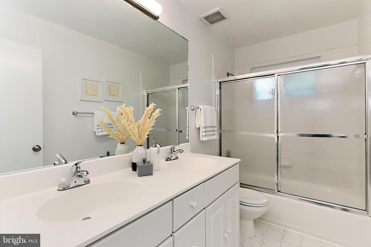 6534 Kerns Road photo 25