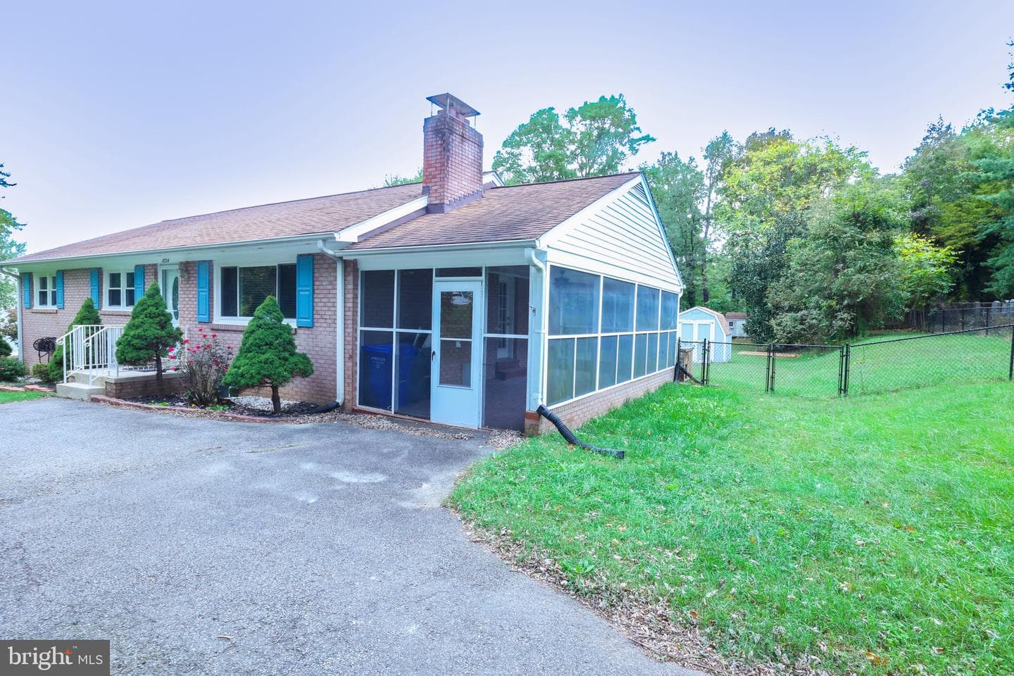 6724 Newington Road photo 1