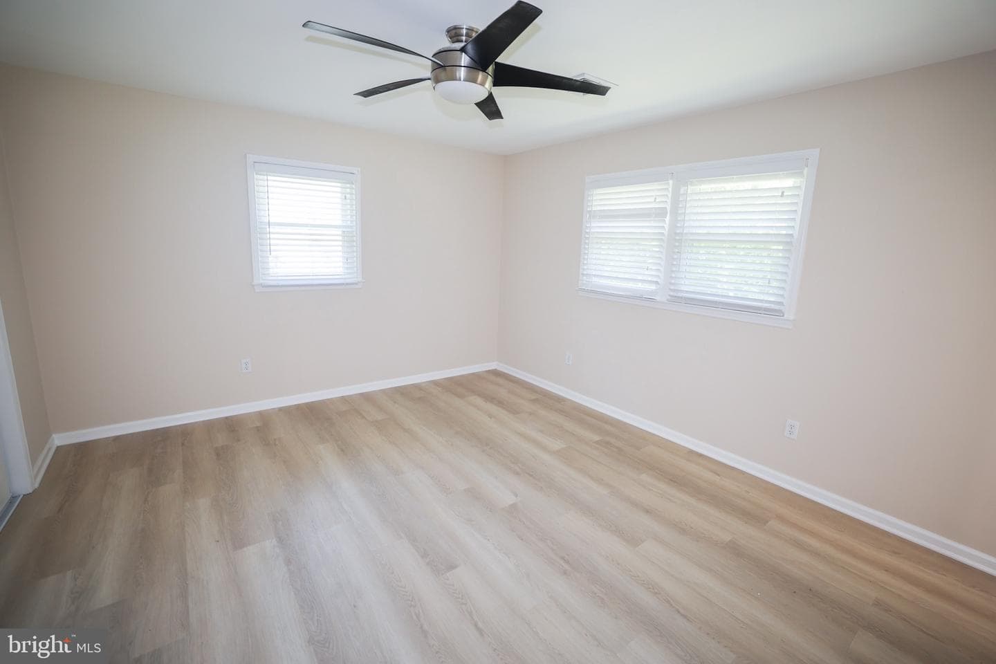 6724 Newington Road photo 16