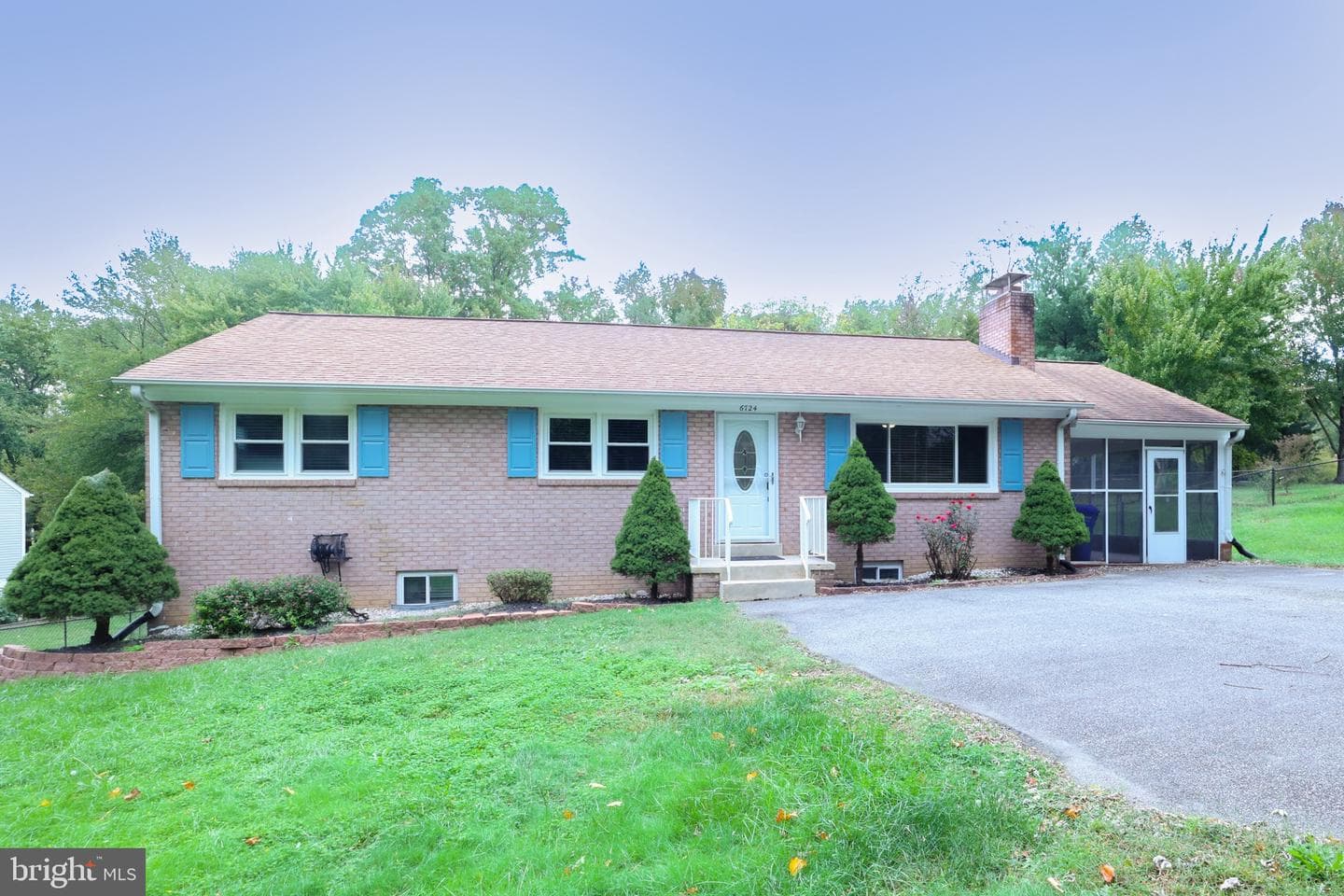 6724 Newington Road photo 2