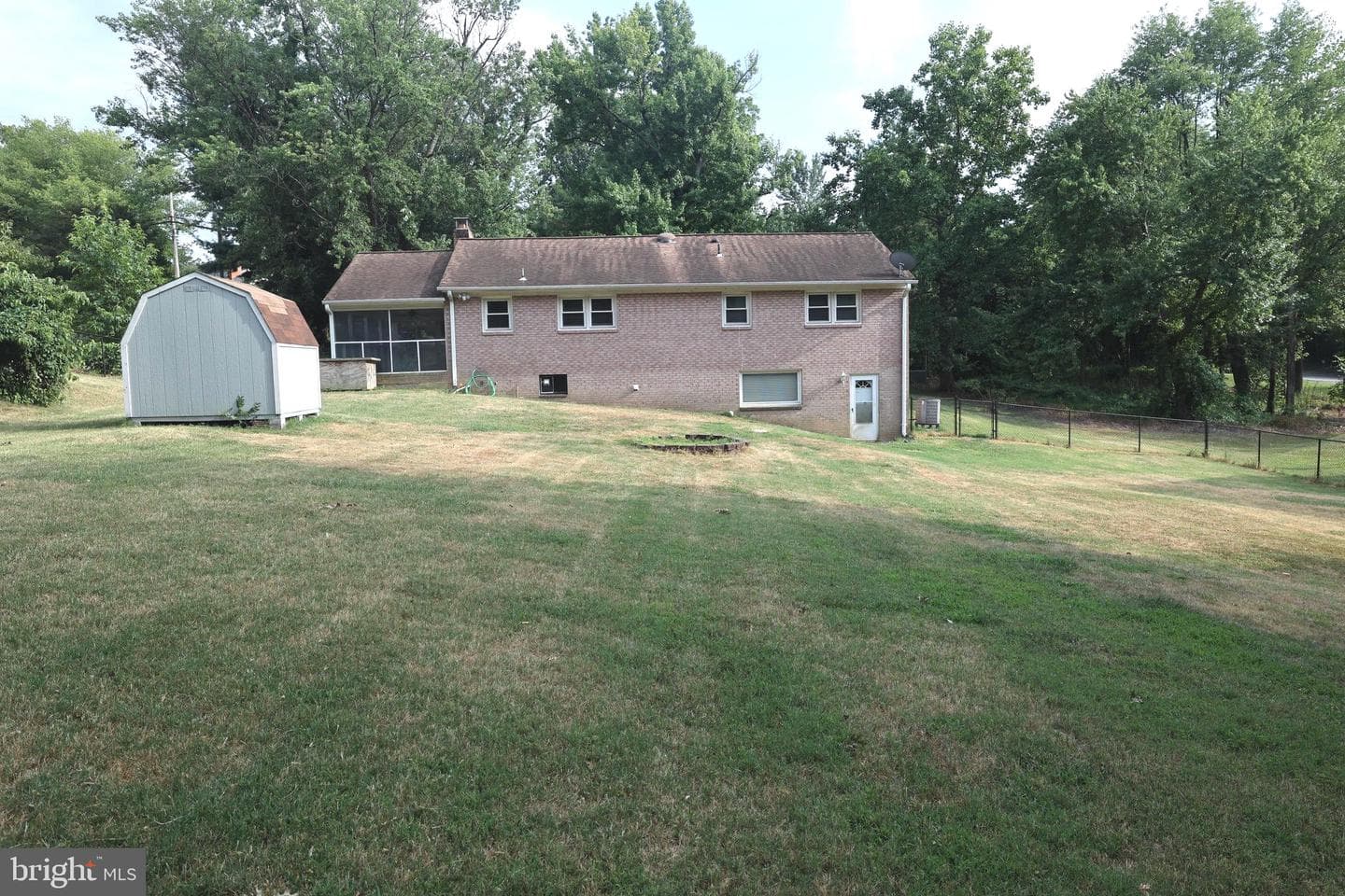 6724 Newington Road photo 27