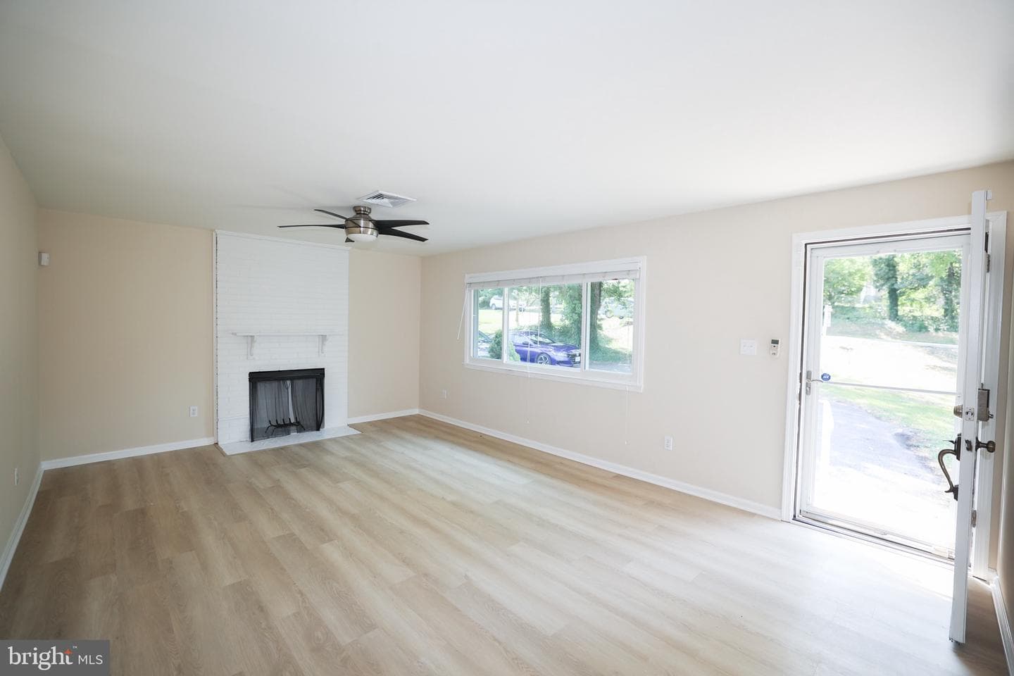6724 Newington Road photo 4