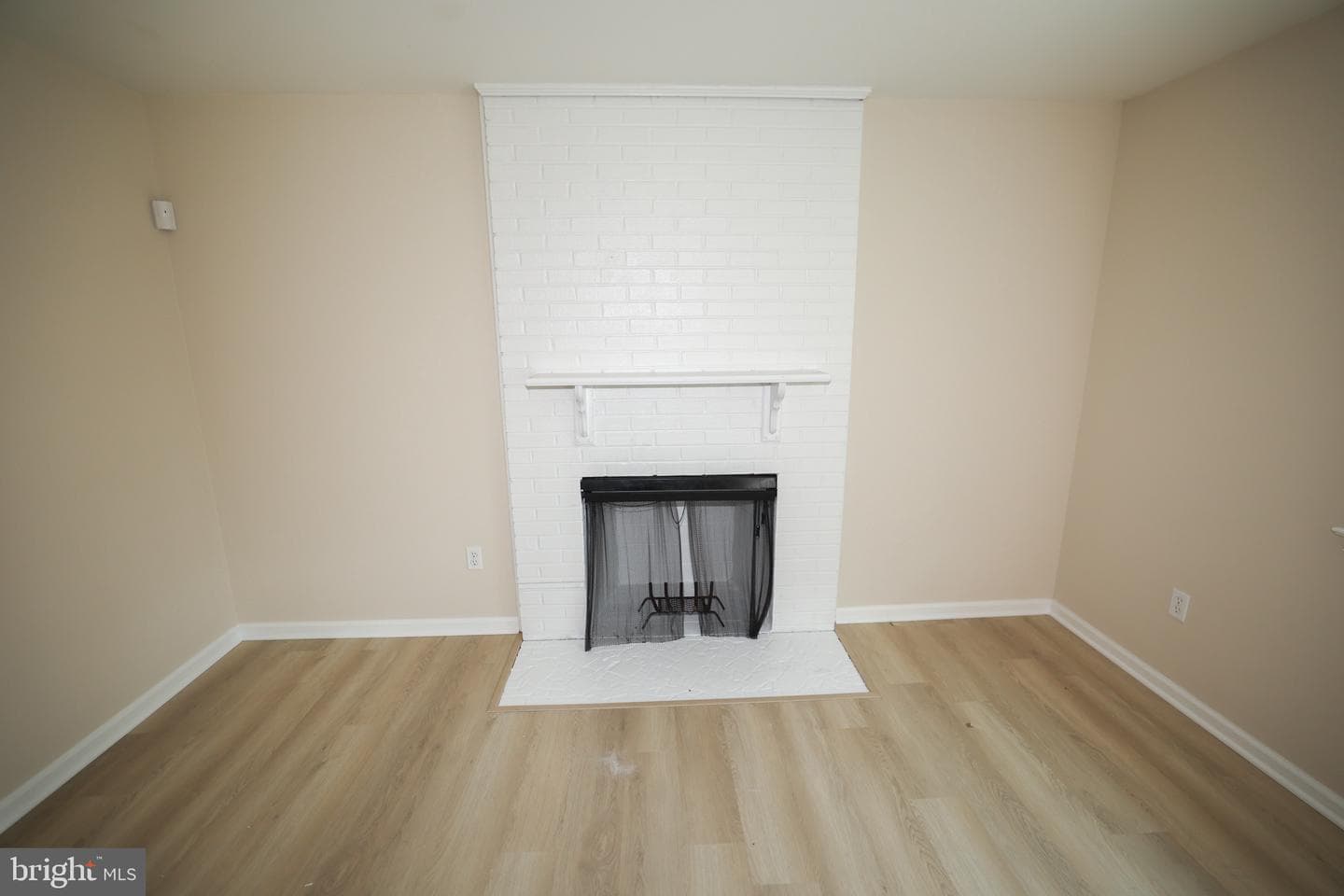 6724 Newington Road photo 6