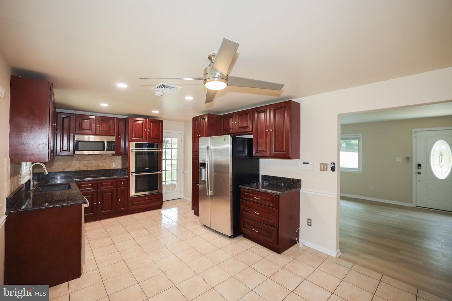6724 Newington Road photo 9