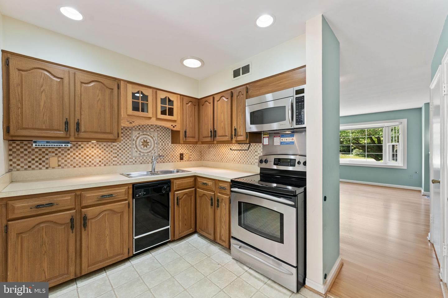826 Van Buren Street photo 10