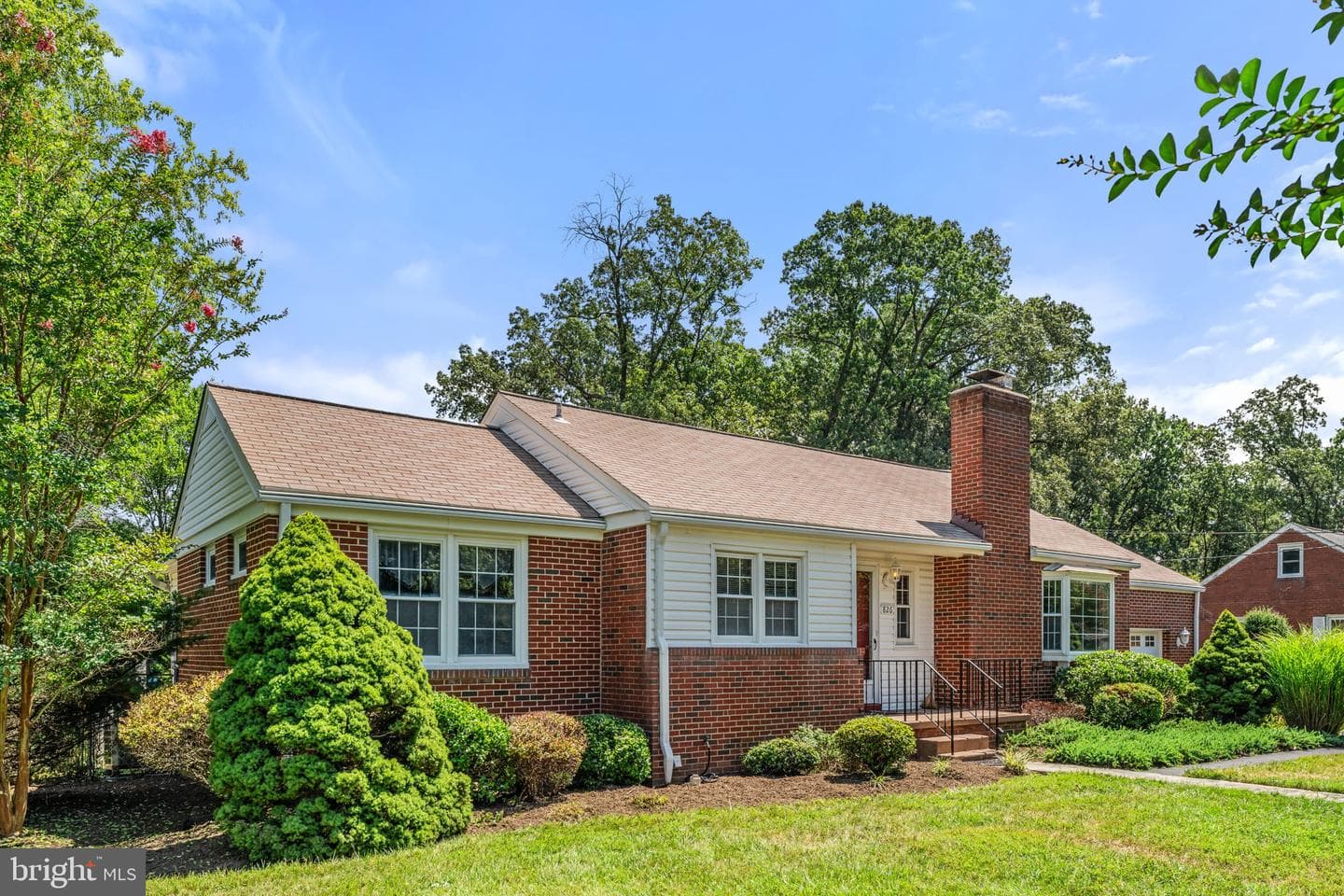 826 Van Buren Street photo 3
