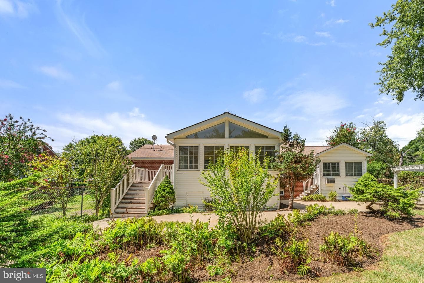 826 Van Buren Street photo 4